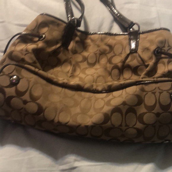 coach hand bag - Picture 2 of 3